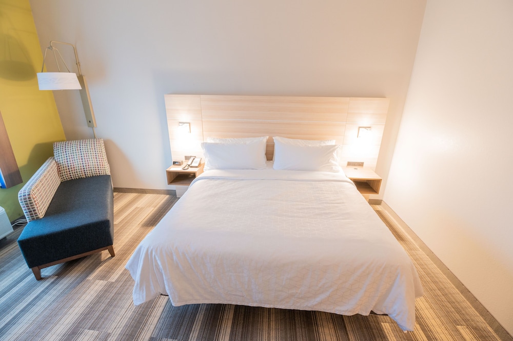 Holiday Inn Express & Suites Dayton East Beavercreek by IHG - photo 6