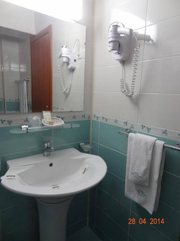 Hotel Emma West — Craiova — photo 5