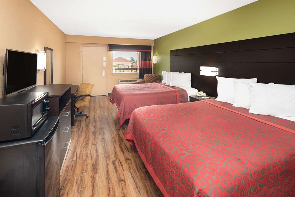 Days Inn by Wyndham Tupelo - photo 9