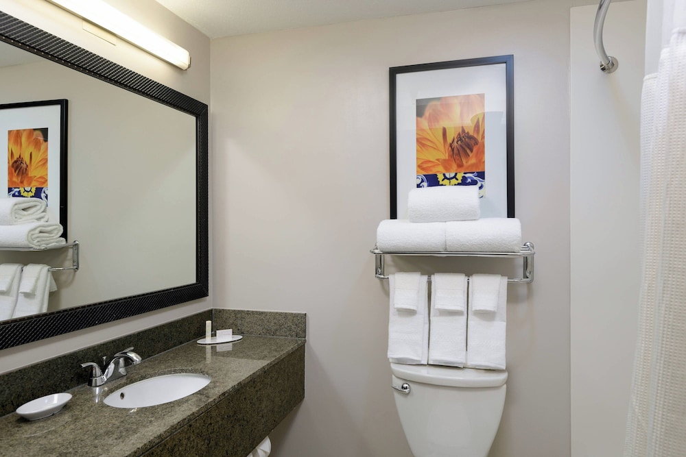 Fairfield Inn & Suites San Diego Old Town - photo 11