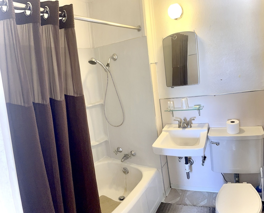 Hotel Eastin - photo 25