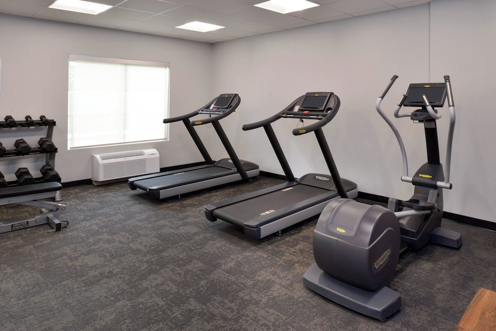 Fairfield Inn & Suites by Marriott Arlington Six Flags - photo 32