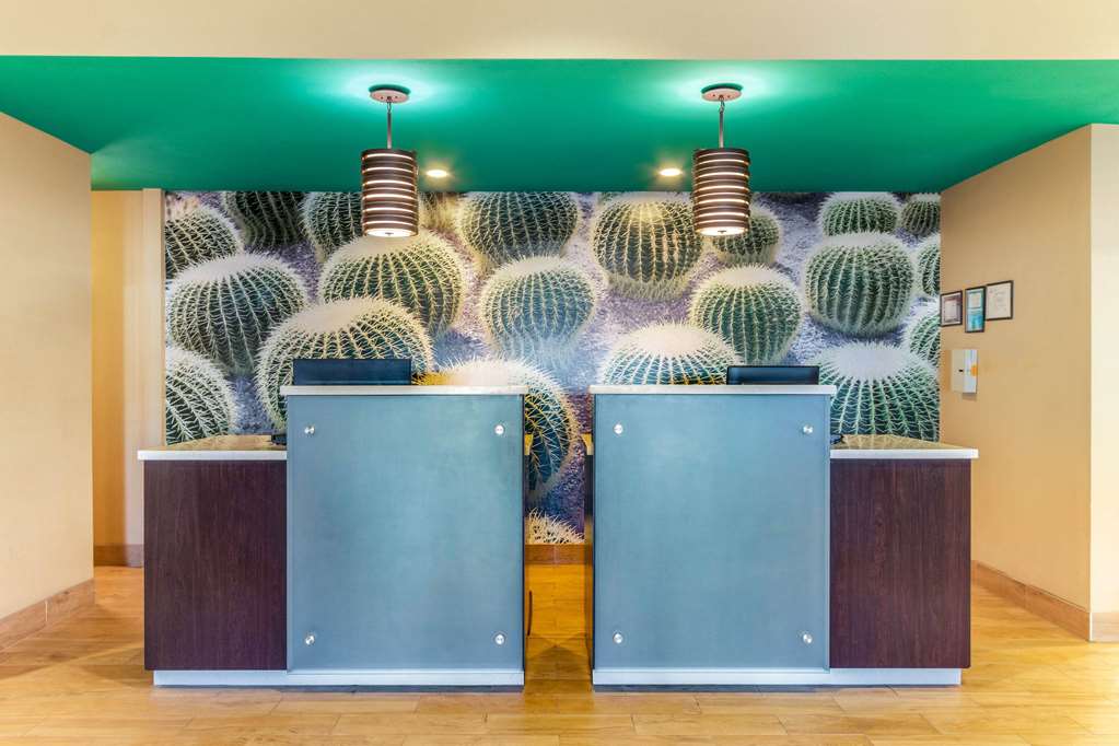 La Quinta Inn & Suites by Wyndham Carlsbad - photo 11