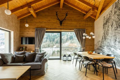 Casa Il Tramonto Val Di Sole — 4-Star Luxury Hotel in Commezzadura, Italy