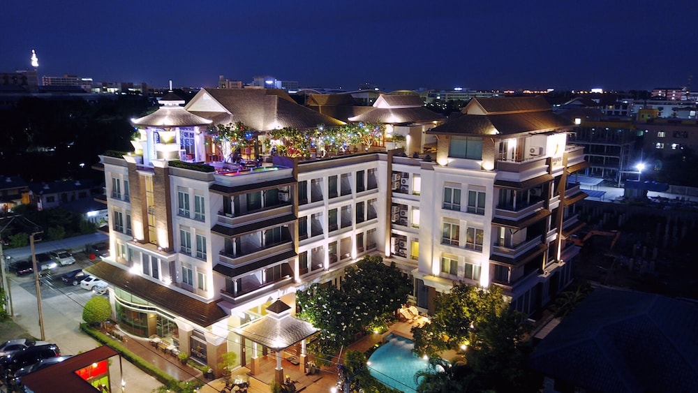 Suvarnabhumi Suite — 4-Star Luxury Hotel in Bangkok, Thailand