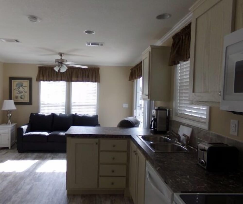 Southern Charm RV Resort - photo 7