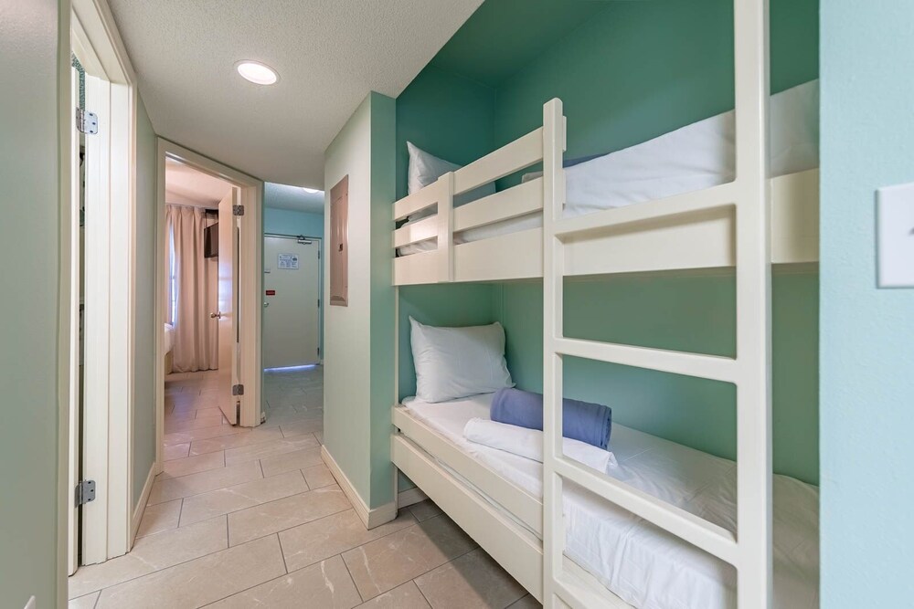 Phoenix All Suites Hotel 404 1 Bedroom Condo - photo 6