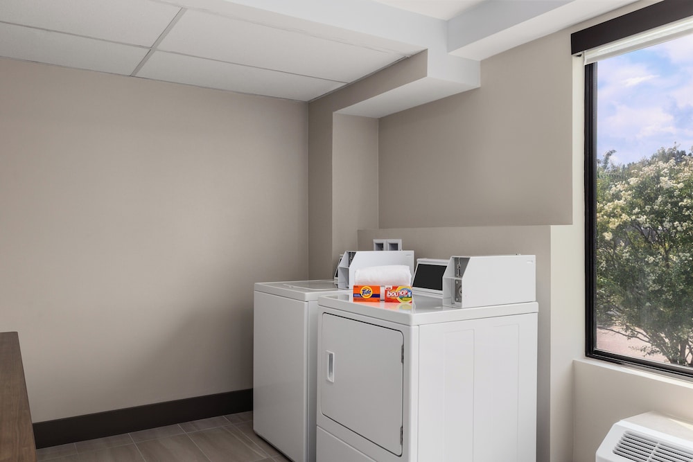 Holiday Inn Express Fayetteville Fort Bragg by IHG - photo 25