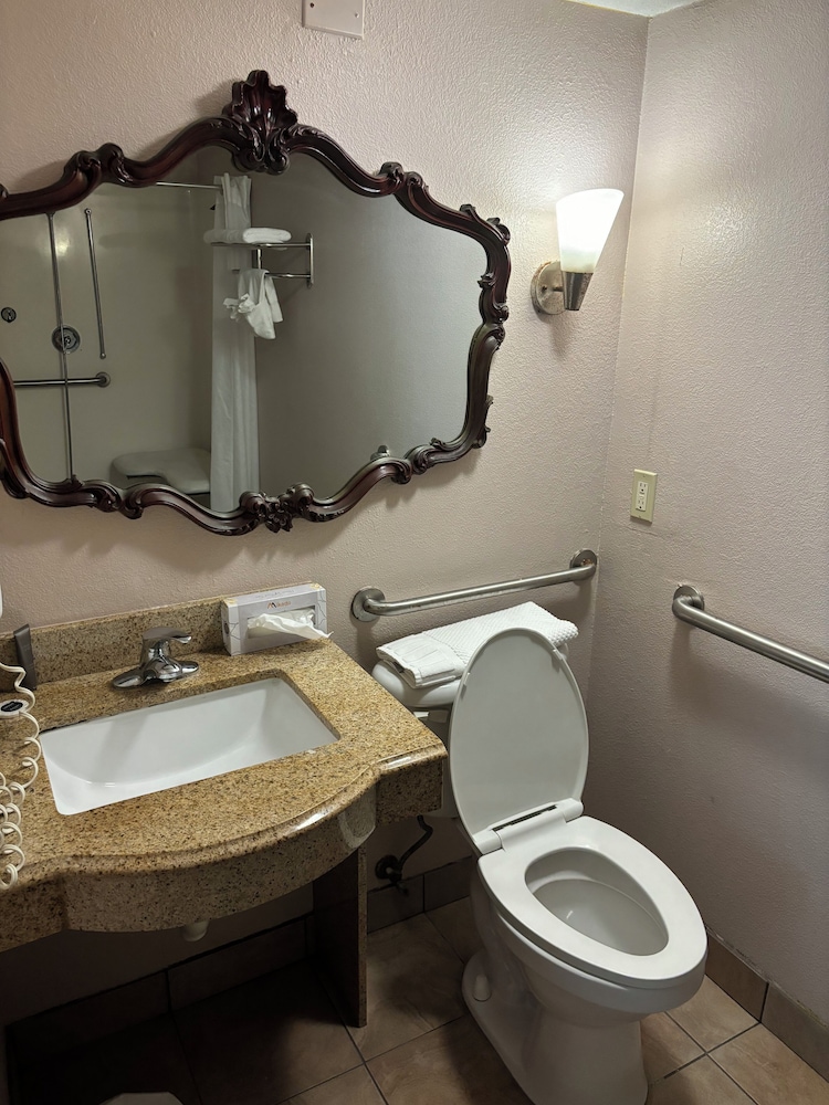 Inn On The Green - photo 12