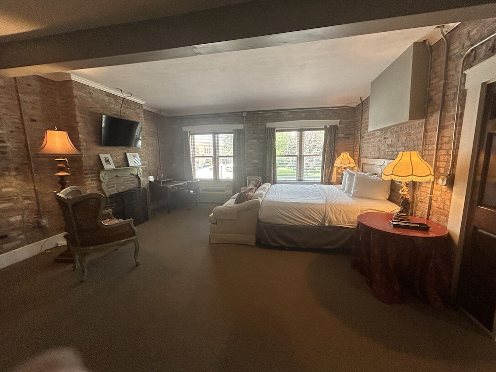 William Watson Hotel - photo 24