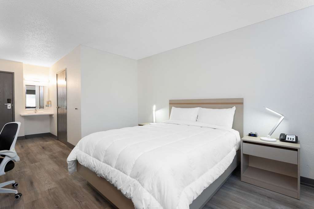 Travelodge by Wyndham Elkhart - photo 24