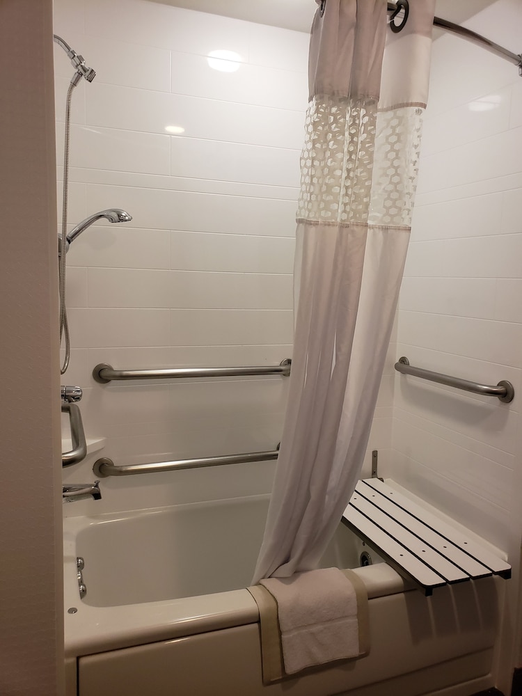 Hampton Inn & Suites Newtown - photo 103