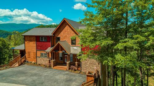 Bee Chillin Bear Inn free tickets no catch — 4-Star Luxury Hotel in Sevierville, United States