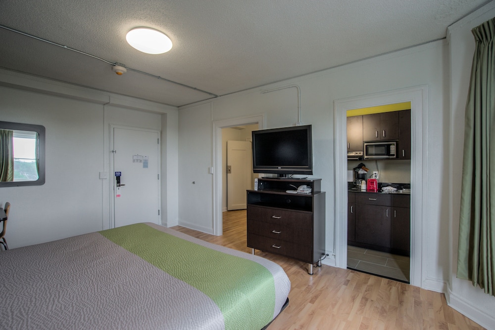 Quality Inn & Suites Kansas City Downtown - photo 20