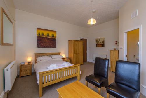 Cheers Cafe Bar & Tavern - carbon neutral hotel in Fraserburgh