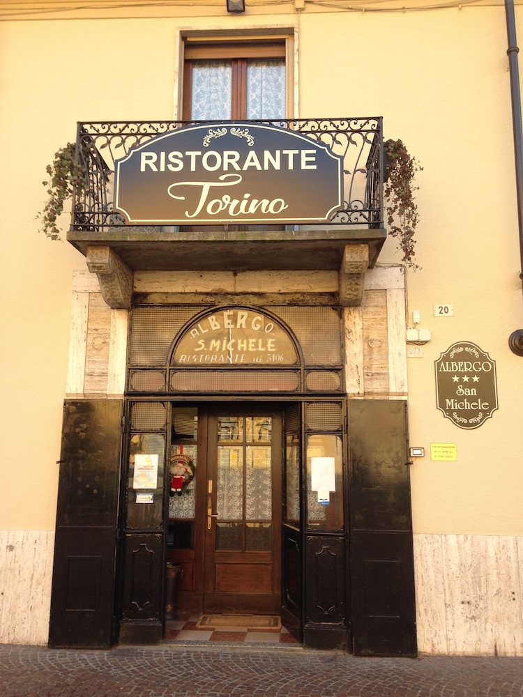 Albergo San Michele Ristorante Torino — hotel in Mortara