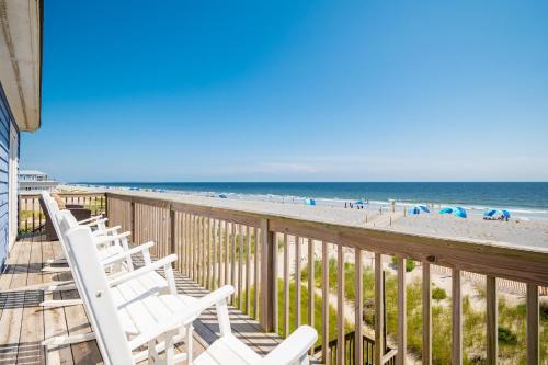 Mead Us At The Beach by Oak Island Accommodations - photo 43