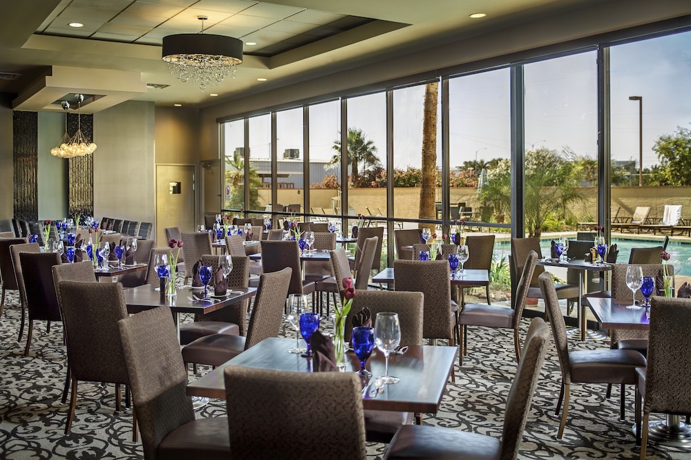 Crowne Plaza Phoenix Airport PHX by IHG - photo 38