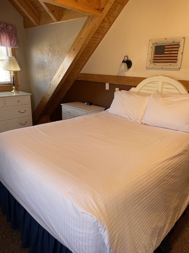 Crown Point Resort - photo 7