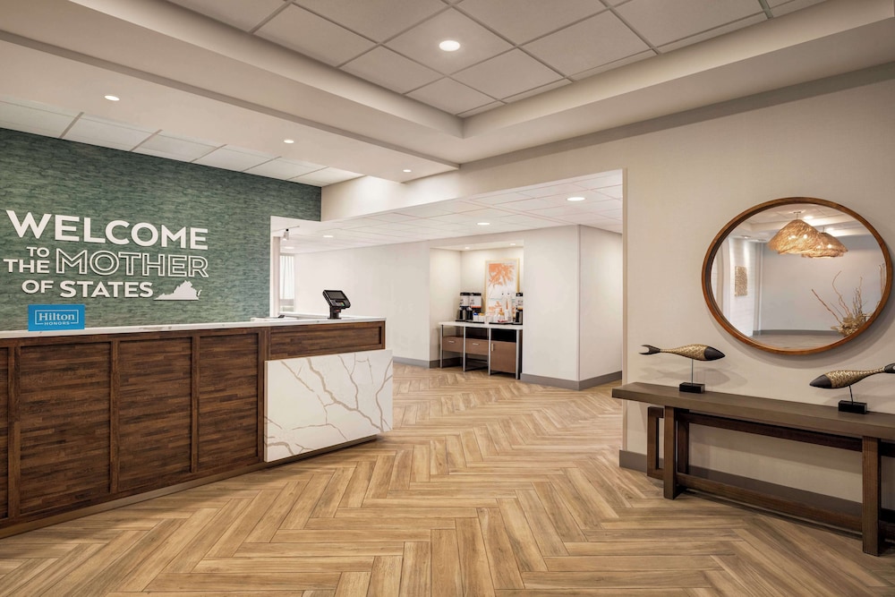 Hampton Inn Virginia Beach Oceanfront South - photo 3