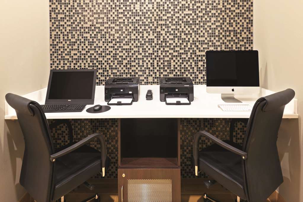 La Quinta Inn & Suites by Wyndham Billings - photo 32