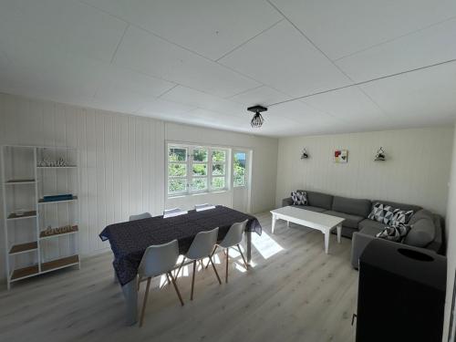 FERRYtale cozy spacious house on Senja — 4-Star Luxury Hotel in Gryllefjord, Norway