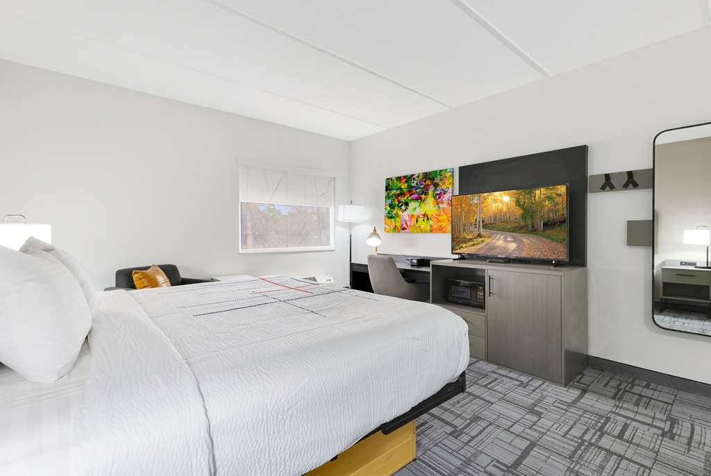 La Quinta Inn & Suites by Wyndham Jacksonville Mandarin - photo 24