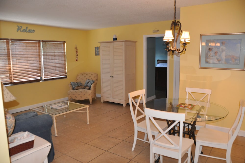 Lido Islander Inn - photo 33