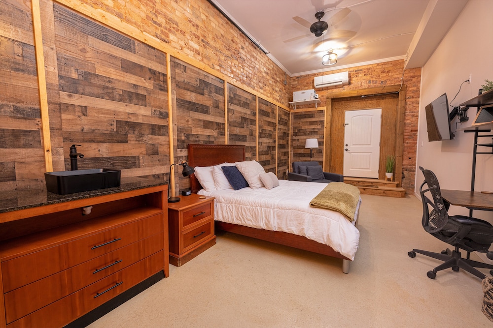 Hartwell Suites - photo 42