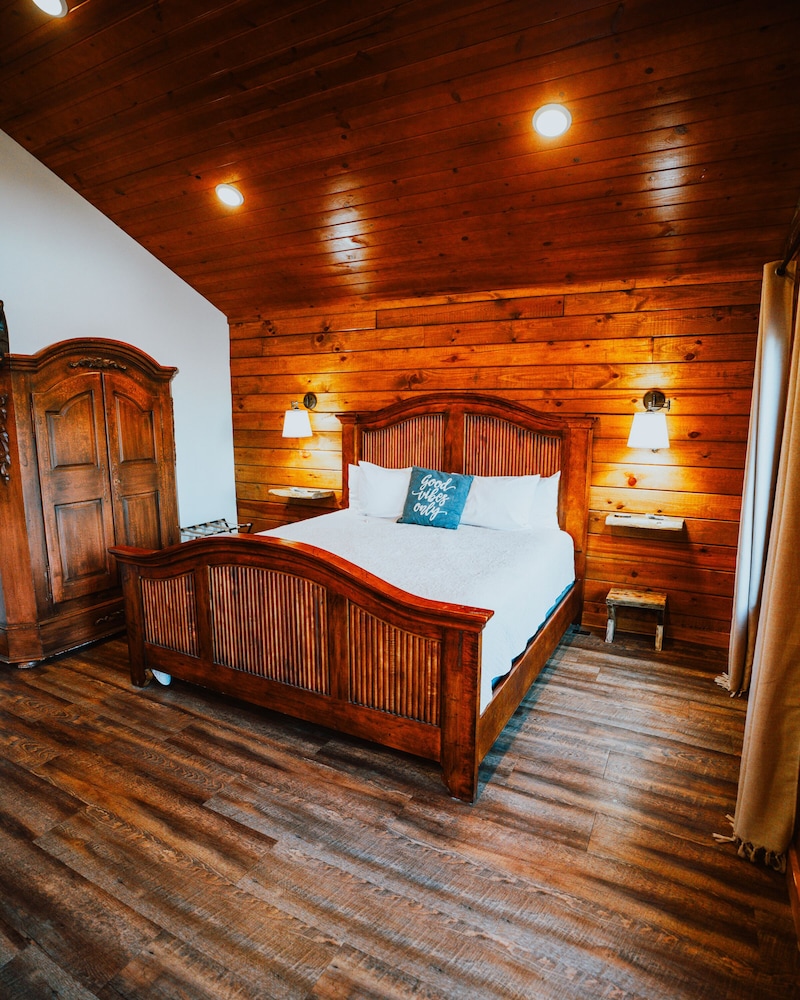Starlight Haven Hot Springs - photo 148