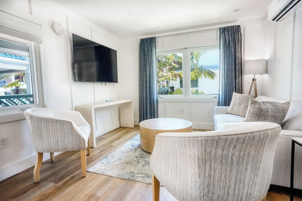 Lighthouse Resort Inn & Suites - photo 30