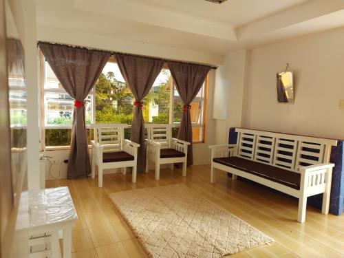The Greens Home & Garden Entire 2Nd Floor 3 Bedroom Unit — 4-Star Luxury Hotel in Baguio, Philippines