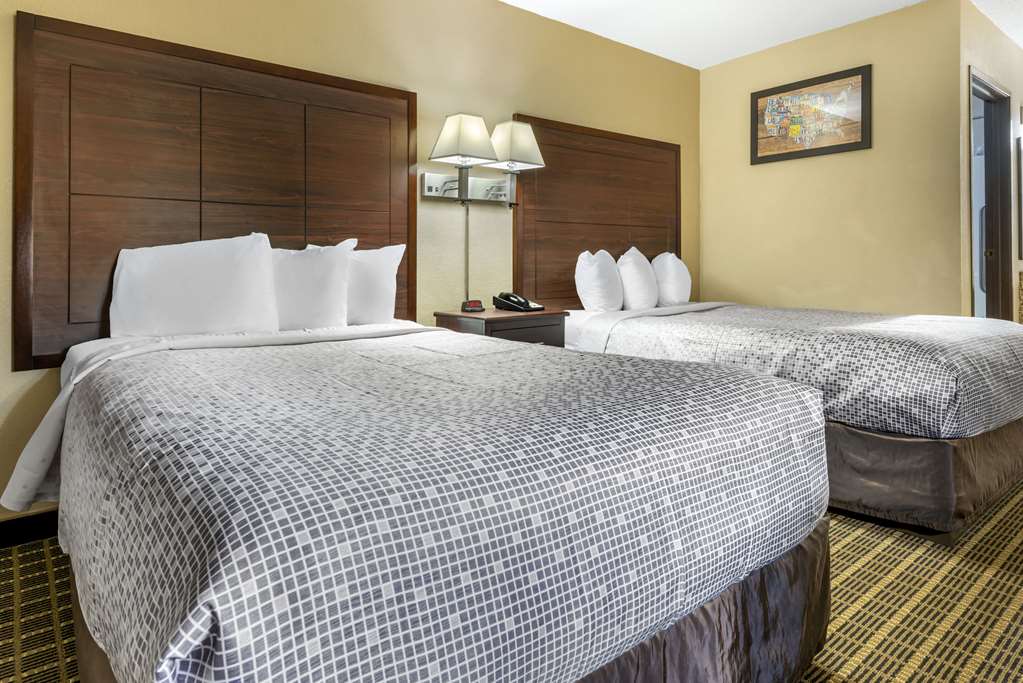 Econo Lodge La Crosse North - photo 28