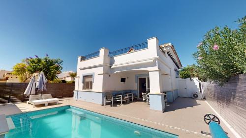 Villa Cornejo H Murcia Holiday Rentals Property — 4-Star Luxury Hotel in Torre-Pacheco, Spain