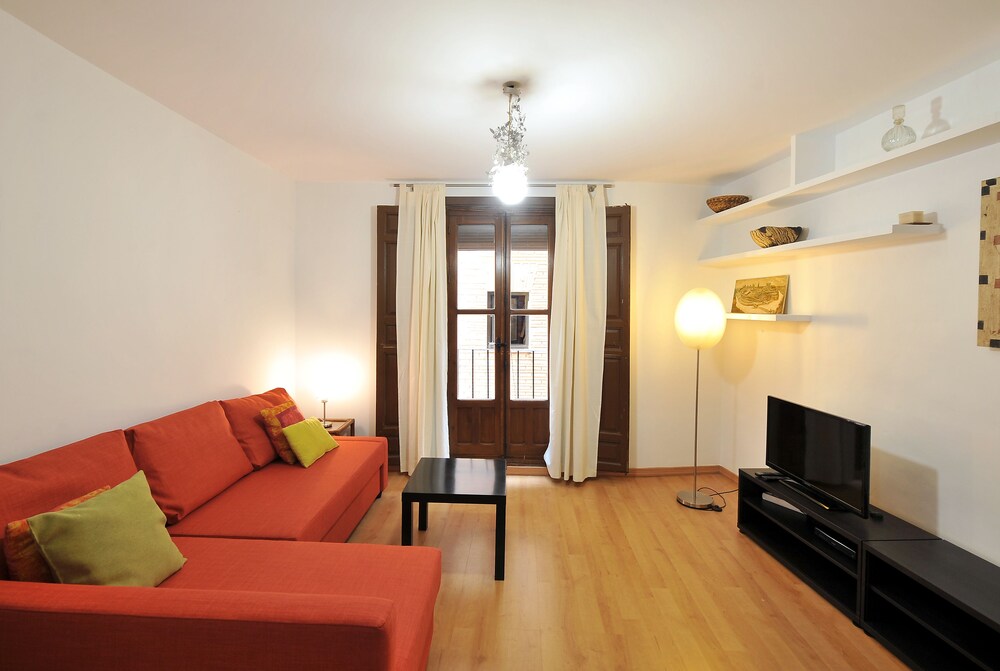 Apartamento con patio junto a la Catedral by Toledo AP — 4-Star Luxury Hotel in Toledo, Spain