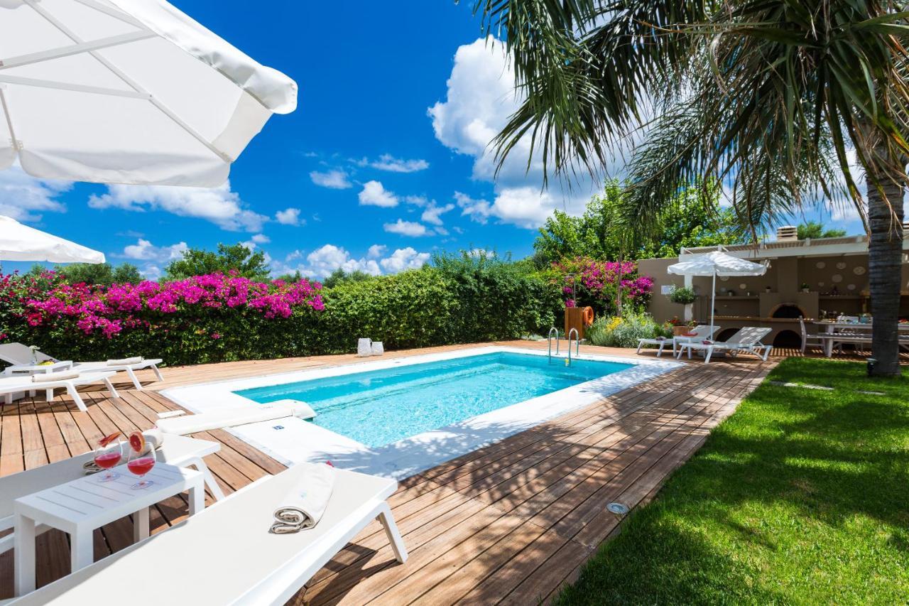 Aria Villas Private Pool Playground Ping Pong & Close To Beach by Thinkvilla — 4-Star Luxury Hotel in Rethymno, Greece