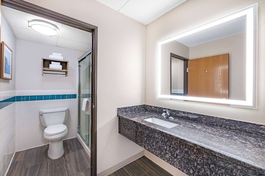 AmericInn by Wyndham Duluth South Black Woods Event Center - photo 19