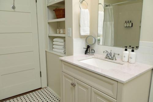The Winona House Boutique Hotel Near Downtown - photo 38