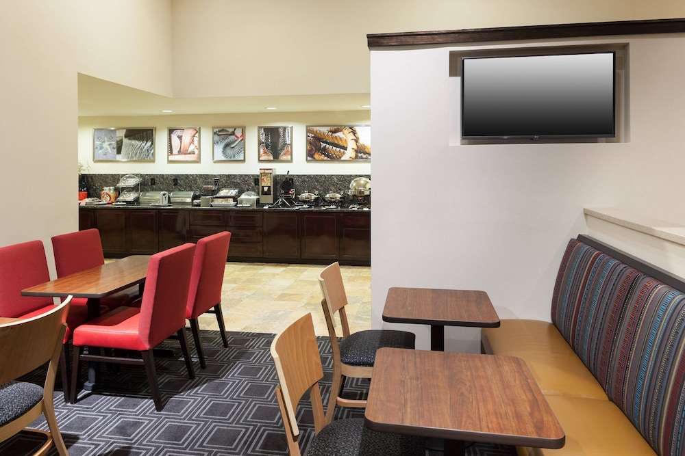 TownePlace Suites by Marriott San Antonio Airport - photo 21