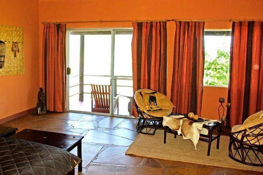 Toko Kamanjab Lodge & Safari — Khorixas — photo 3