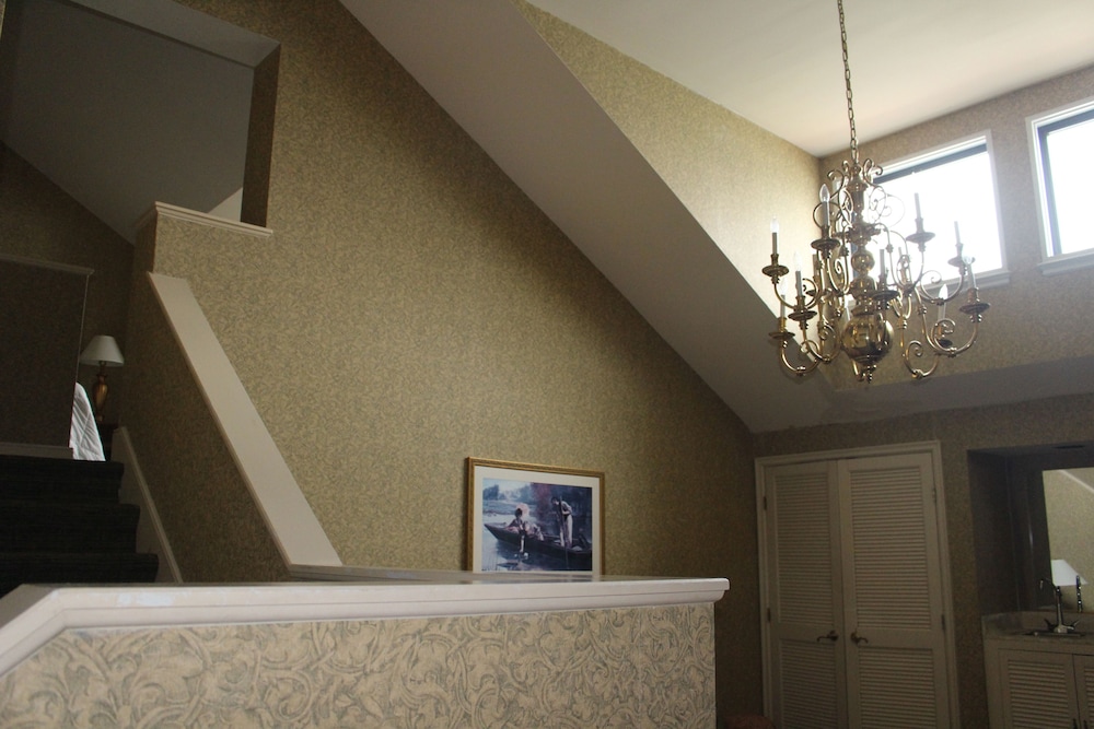 Roberts Riverwalk Urban Resort Hotel - photo 25