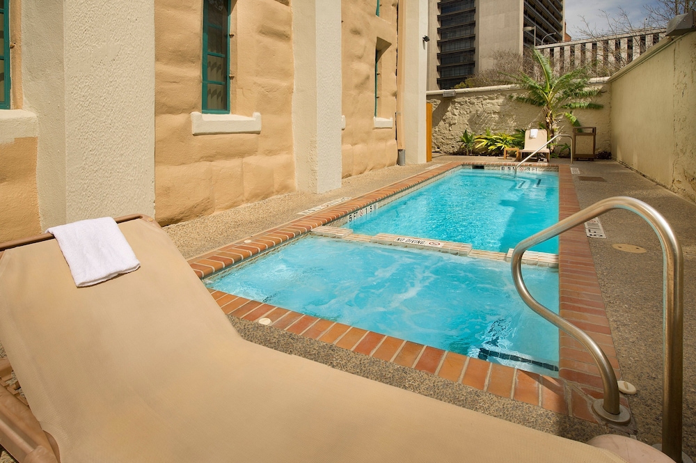 Holiday Inn Express San Antonio N Riverwalk Area by IHG - photo 31