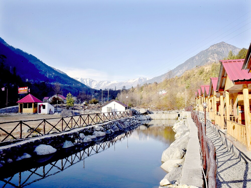 OYO 10633 The Shivalaya Retreat With In - carbon neutral hotel in Manali