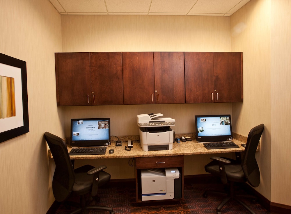 Hampton Inn Marquette Waterfront - photo 40