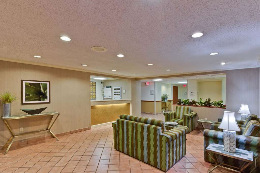 La Quinta Inn & Suites by Wyndham Lakeland East - photo 7