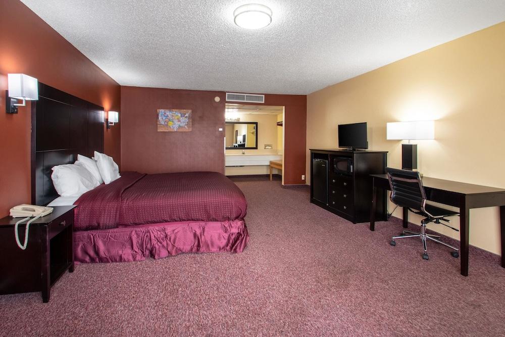 Econo Lodge Elko Downtown Area - photo 14