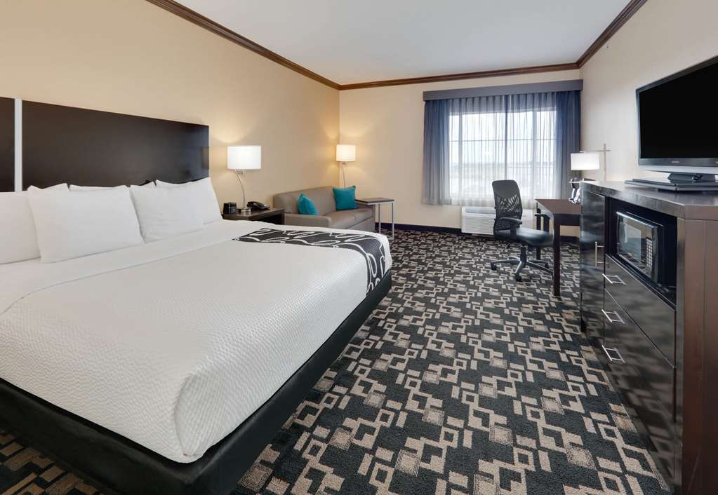 La Quinta Inn & Suites by Wyndham Big Spring - photo 15