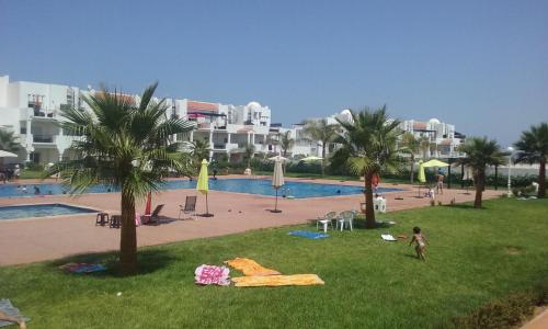 magnifique appartement Saidia wifi gratuit et chaînes internationales — 4-Star Luxury Hotel in Saidia, Morocco