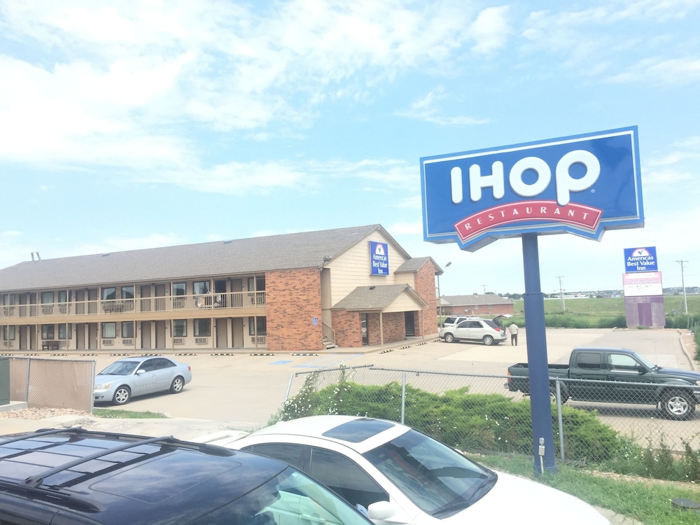 Americas Best Value Inn Garden City - photo 28