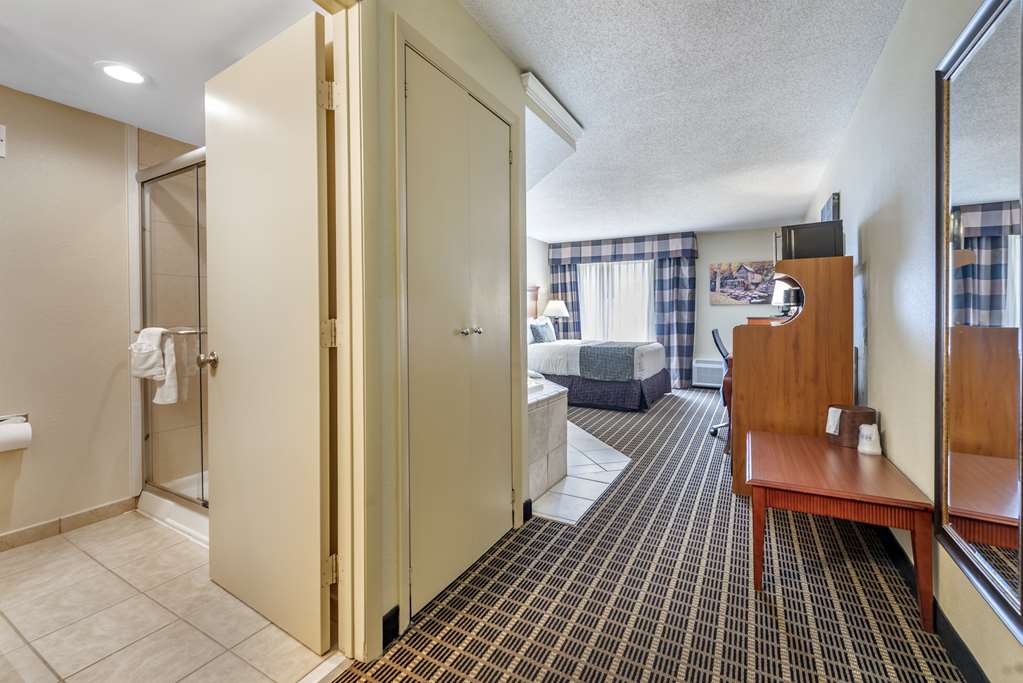 Best Western Plus Bridgeport Inn - photo 32